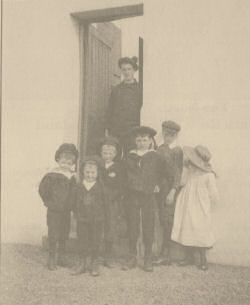 Lighthouse Keepers Children, Fanad Head 1904